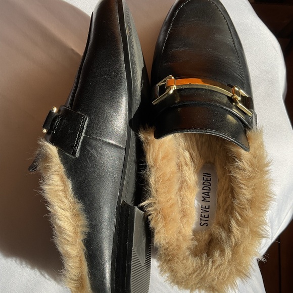 Steve Madden KLOE leather Black Mules with Gold Accents 5M - Picture 7 of 8